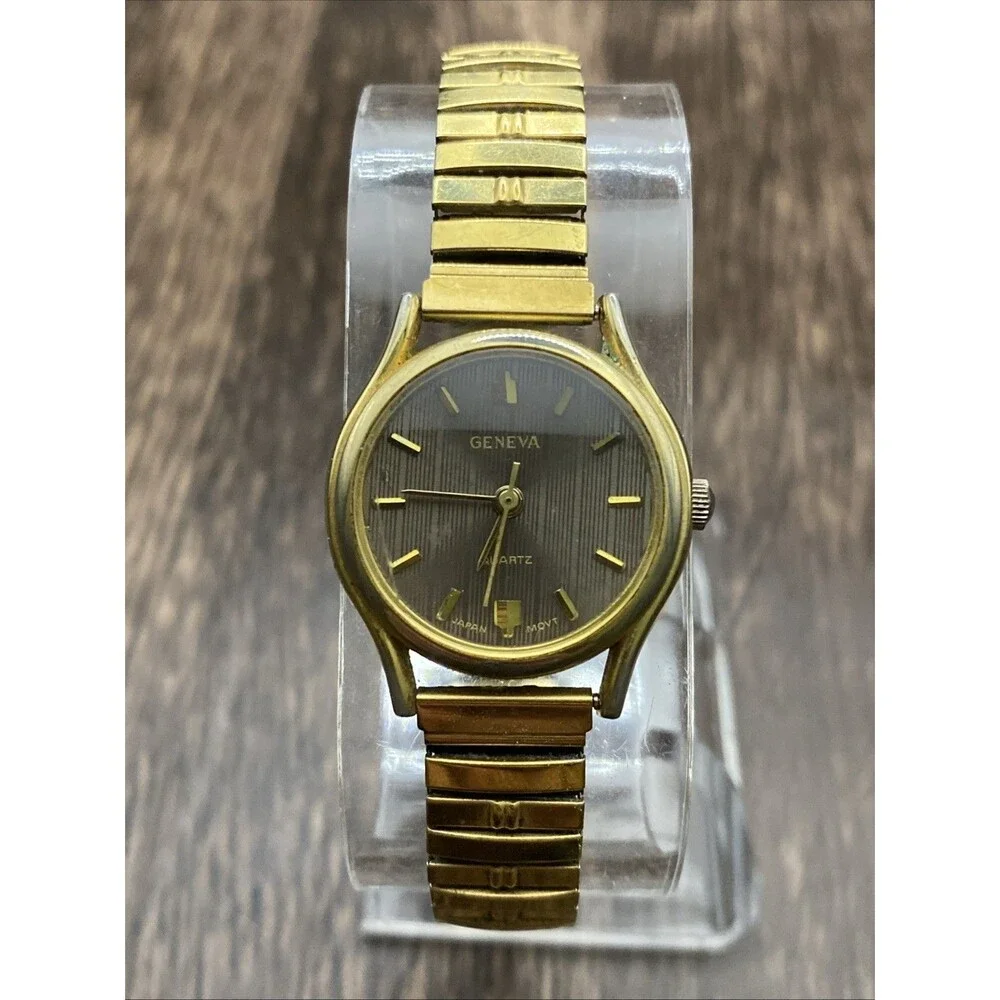 Geneva Vintage Women’s Watch Gold Tone With Beautiful Brown Lined Dial Working